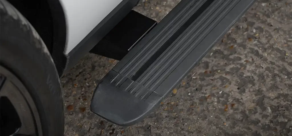 electric side step installed in Range Rover
